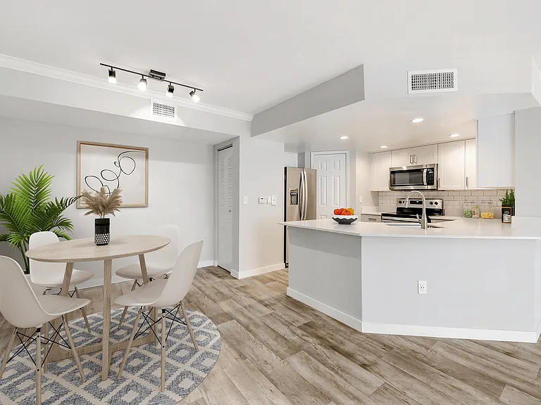 Promenade at Aventura Apartments — Photo 30