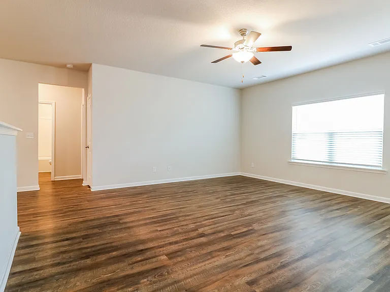 3359 Bridgewood Dr — Photo 2