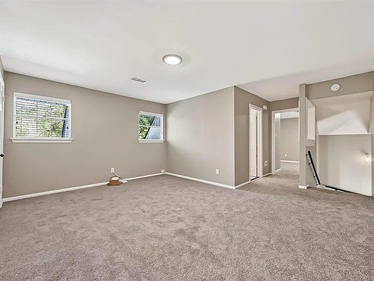 919 Longview Dr — Photo 26