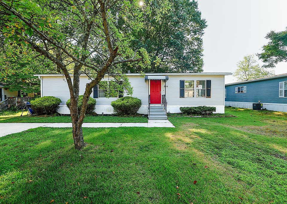 1st image of 844 Woodchuck Dr