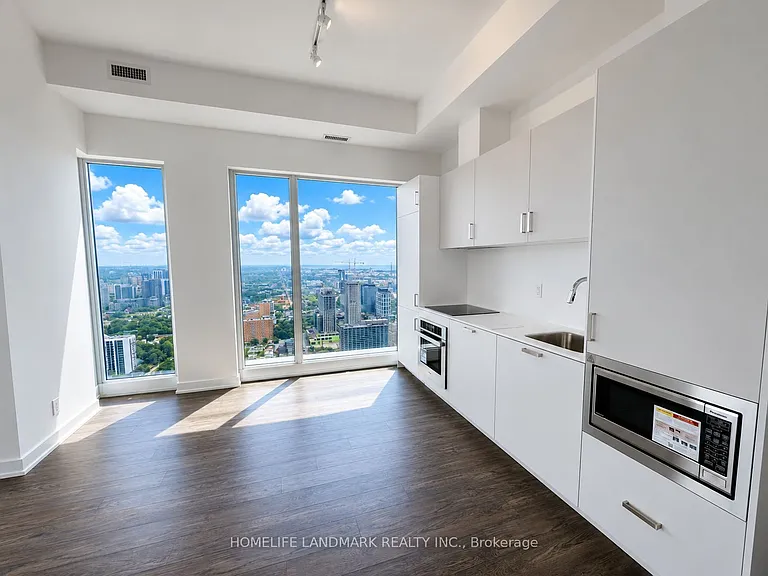 88 Queen St E #5202 — Photo 6