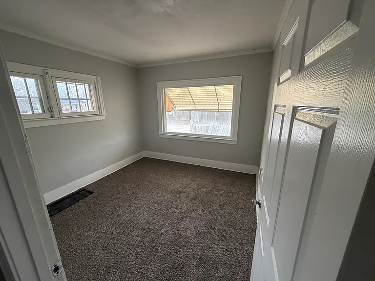1445 Kearsley Park Blvd — Photo 5