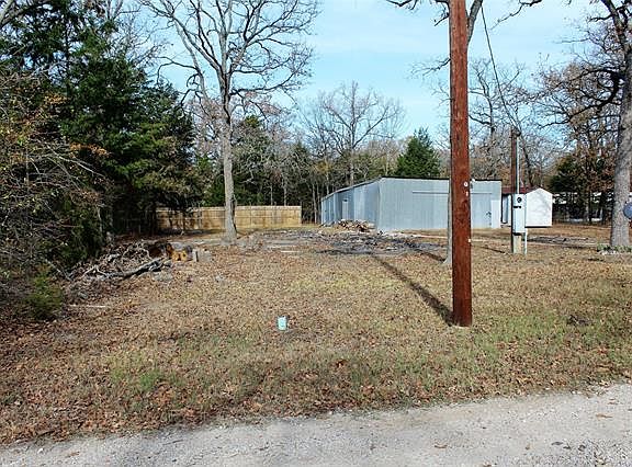 4th image of 1426 Dogwood Trl