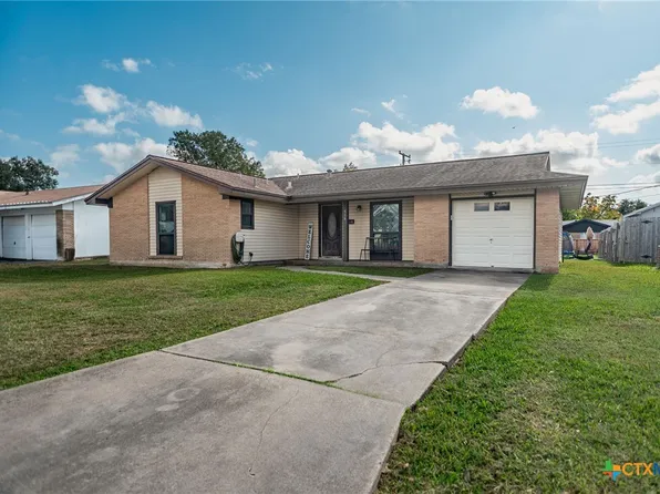 514 Sunnydale Dr, Port Lavaca, TX 77979
