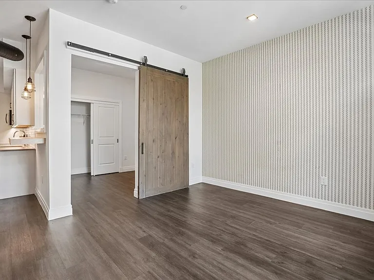 3225 Georgia Ave NW — Photo 15