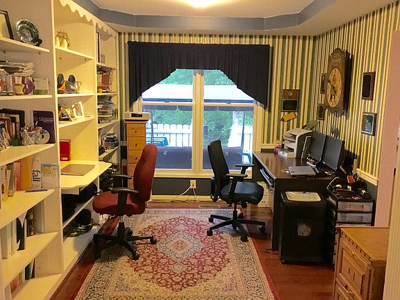 5th image of 2310 Glen Dr
