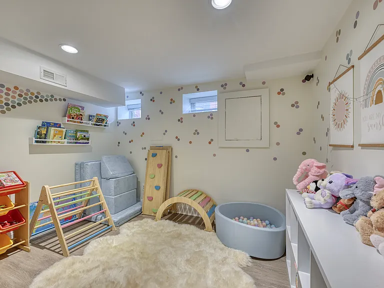 1455 Stevenson St — Photo 8