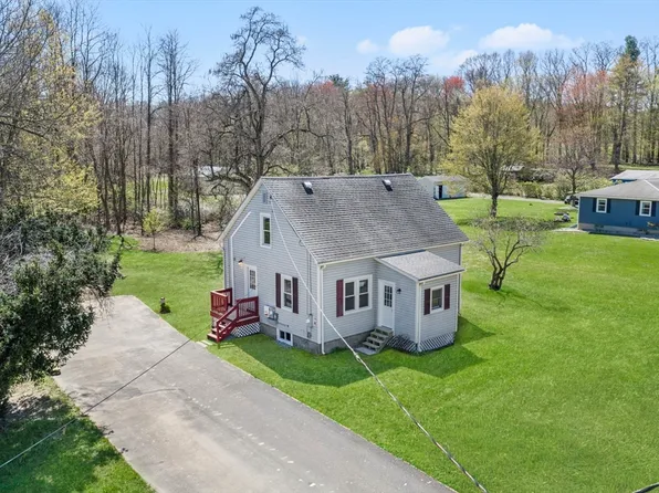 30 Gunn Rd, Southampton, MA 01073