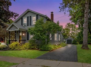 16 Franklin St, Lancaster, NY 14086