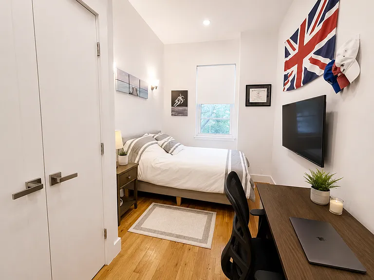 1129 Lexington Ave #1 — Photo 10
