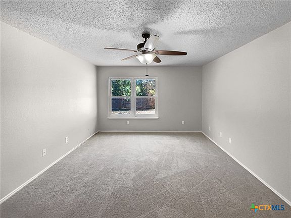 5th image of 409 W Anderson Ave