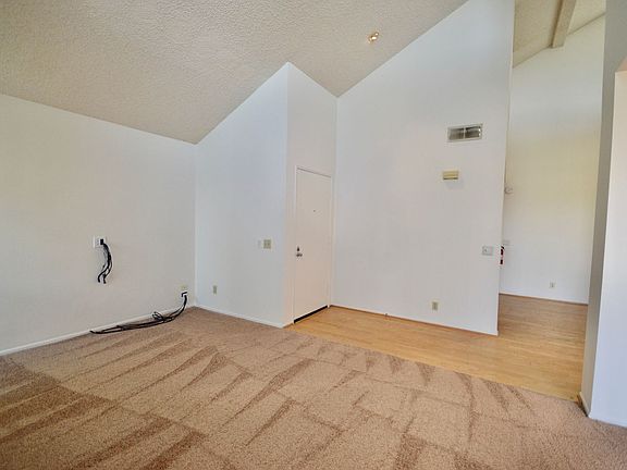 5th image of 761 S Tourmaline Ct