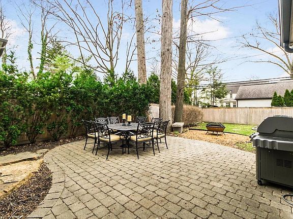 2317 Dorset Patio