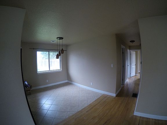 4th image of 1034 SE 21st Ave