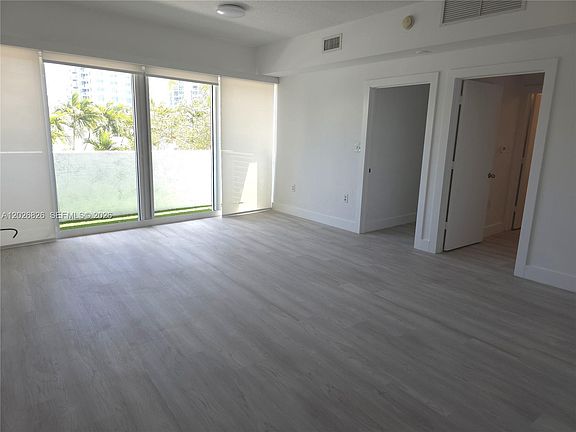 3rd image of 6580 Indian Creek Dr APT 201