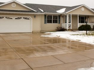 15 Douglas Way, Park View, IA 52748