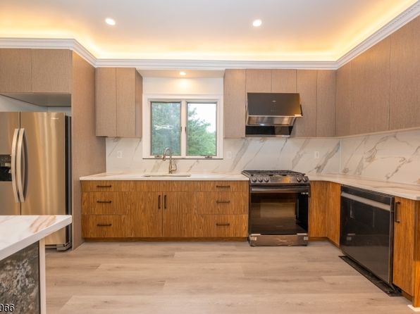 58 Zeliff Ave