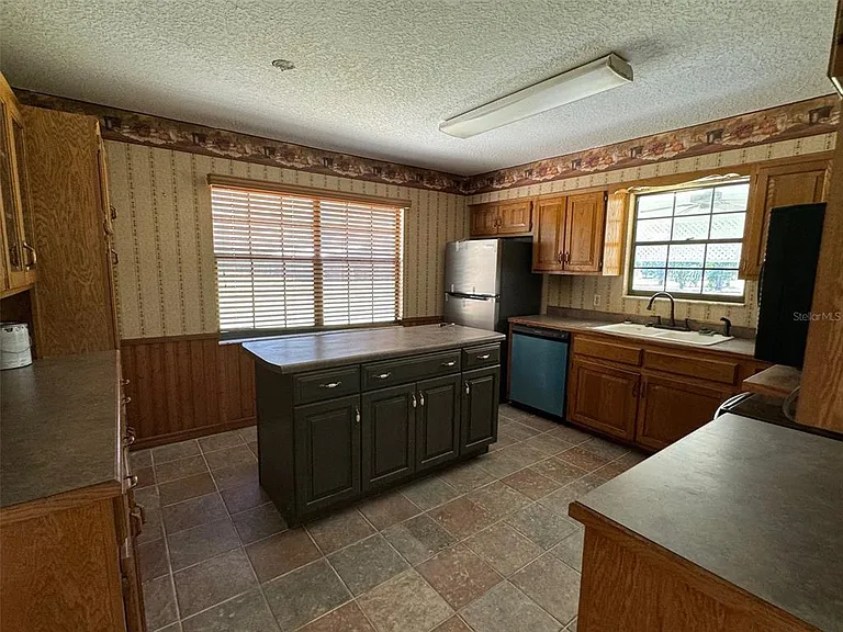 7111 SW 80th Ave — Photo 13