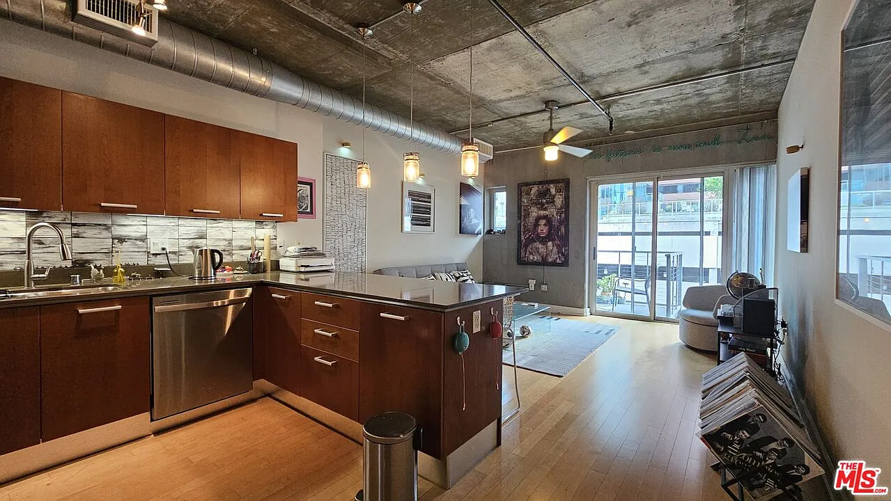 Studio, 1.0 bath, 660 sqft, $2,700 — Photo 1