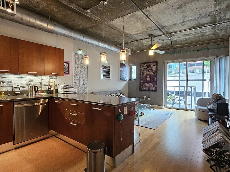 645 W 9th St #609