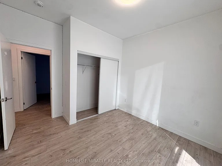 176 Clonmore Dr #4 — Photo 30