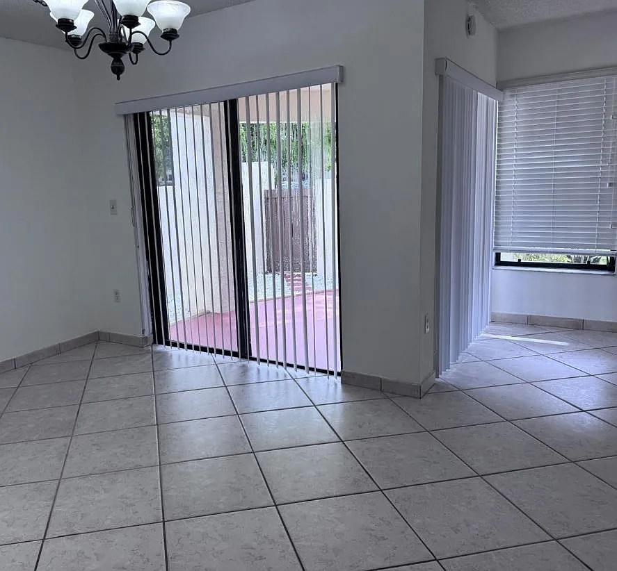 3 bed, 1150 sqft, $2,800 — Photo 2