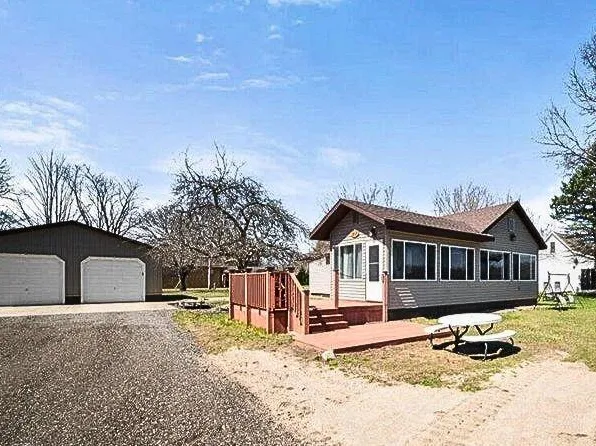 213 N Stewart St, Muskegon, MI 49442