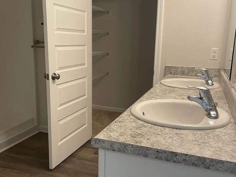 5241 Peach Dr — Photo 12