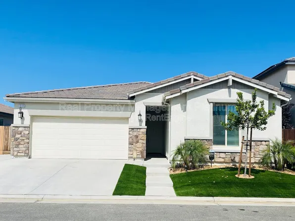 1046 Lindsay Ln, Clovis, CA 93619