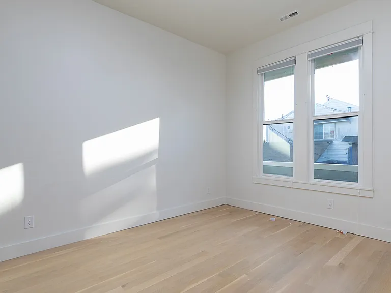 840 29th St — Photo 21