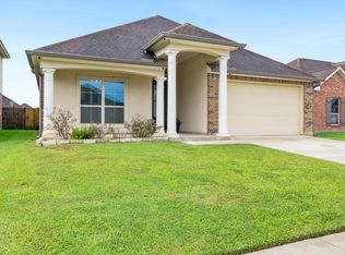 214 Forest Grove Dr, Youngsville, LA 70592