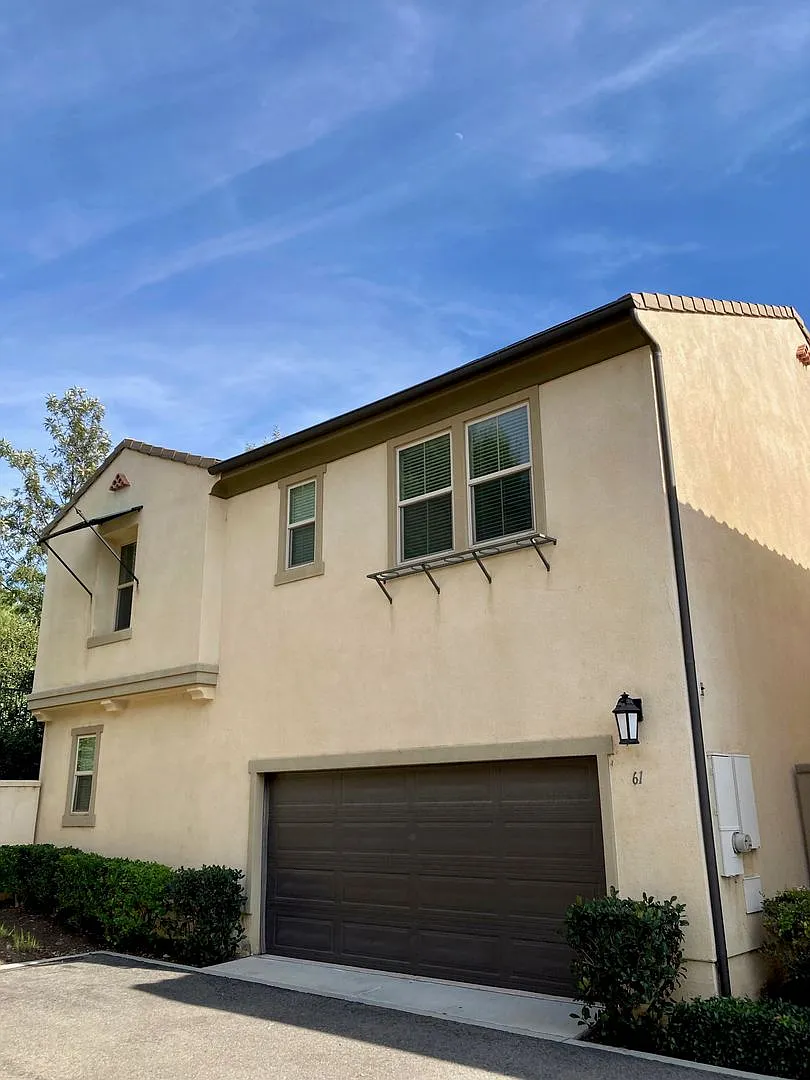 4 Bedroom Meticulously Kept Keepsake Rental — Photo 1