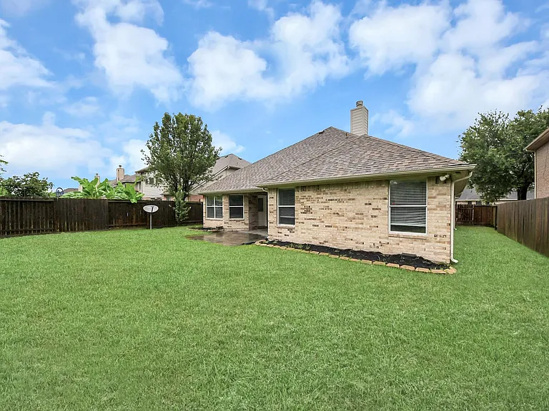 2412 Appian Way — Photo 36
