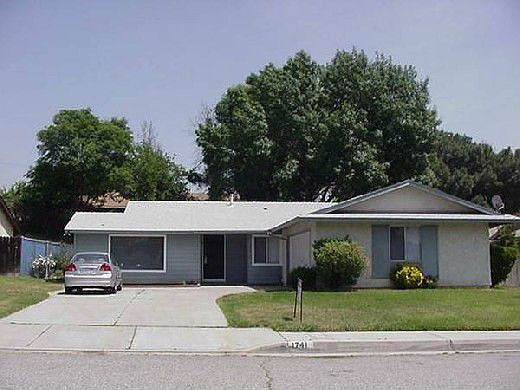 1st image of 1741 N Dundee Ave