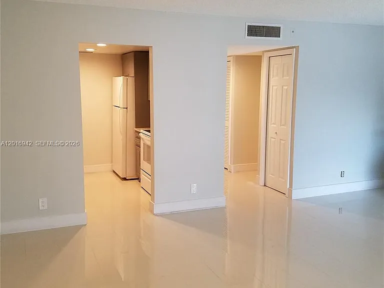 220 Lakeview Dr #206 — Photo 13