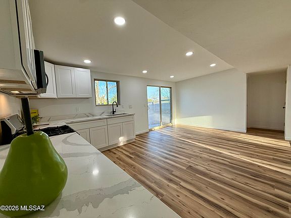 3rd image of 17761 S Placita De Niquel