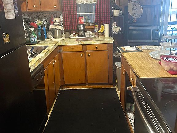 5th image of 209 Rebecca Ave