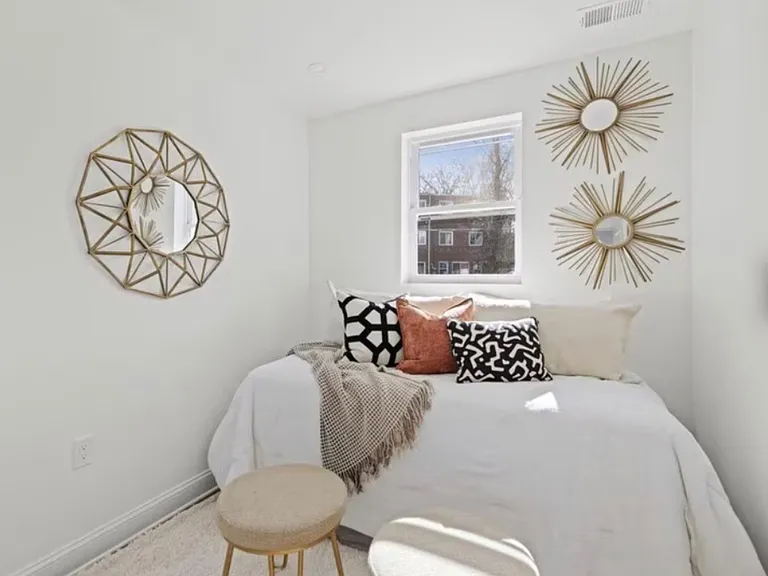 211 Webster St NE #1 — Photo 8