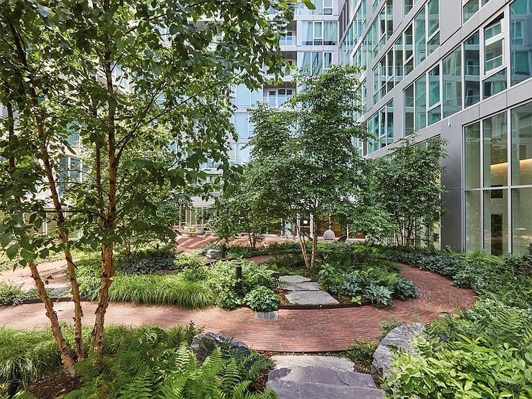 625 W 57th St #1215 — Photo 25