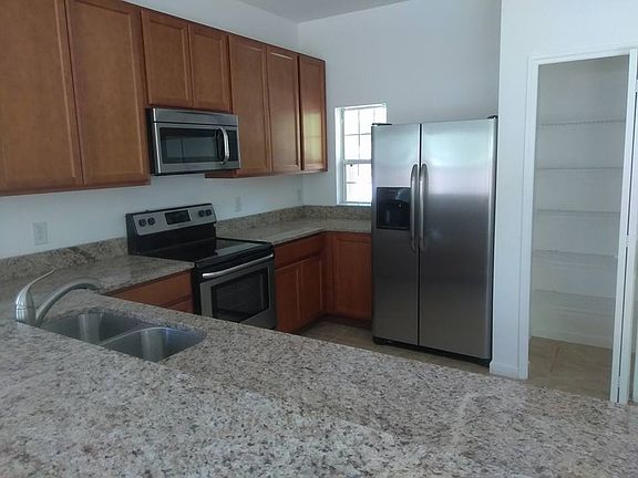 3rd image of 521 Westpoint Garden Cir