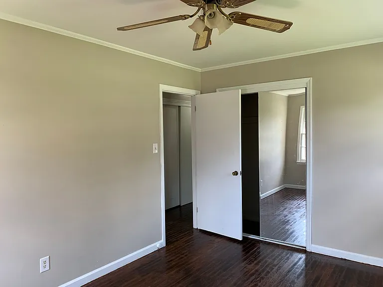 3240 Commodore Dr — Photo 16