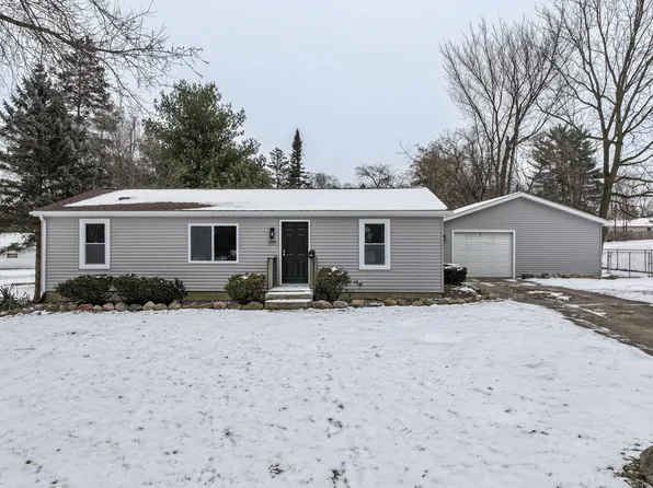 10819 Walker St, Grand Blanc, MI 48439