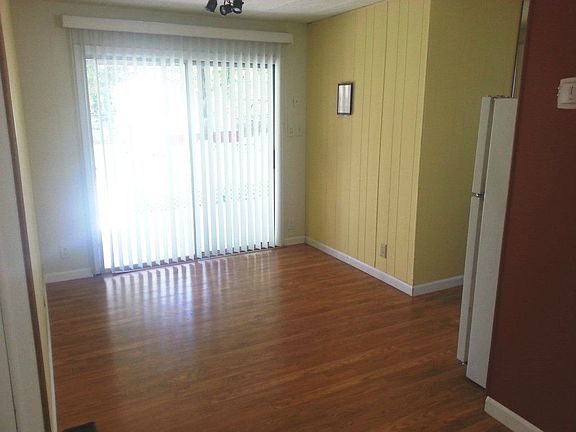 4th image of 25015 10th Ave S