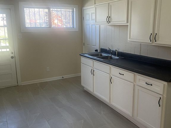 5th image of 2170 Vollintine Ave