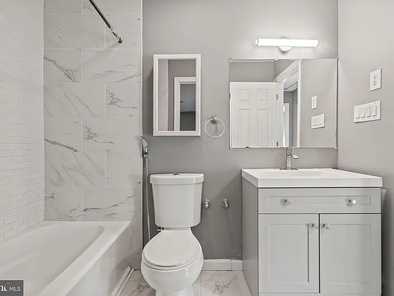 2344 Fernwood Ave — Photo 22