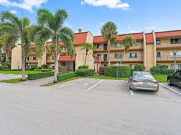 4th image of 4545 Luxemburg Ct APT 103