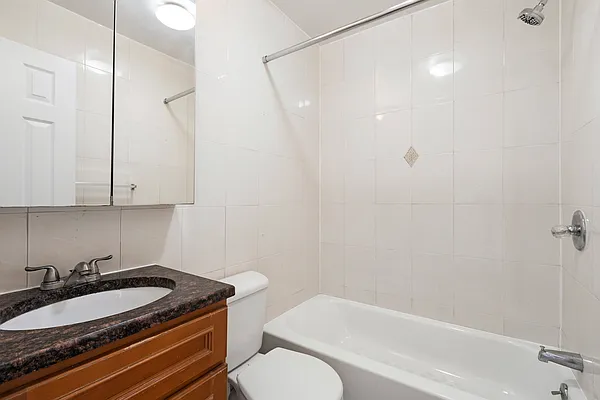 Rented by Nest Seekers International | media 12