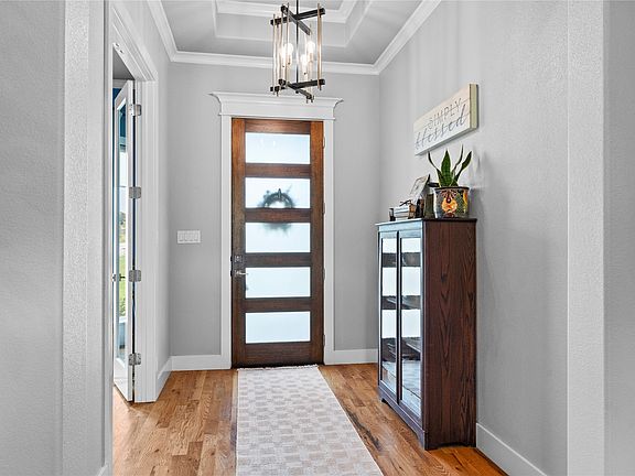 5th image of 1024 Henry Way