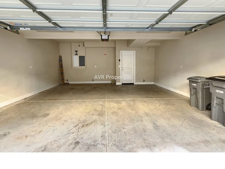 5635 Melodia Cir — Photo 28