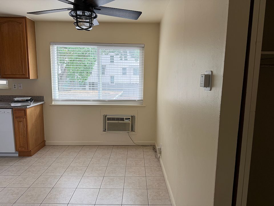 1st image of 2790 Jones Rd APT 4
